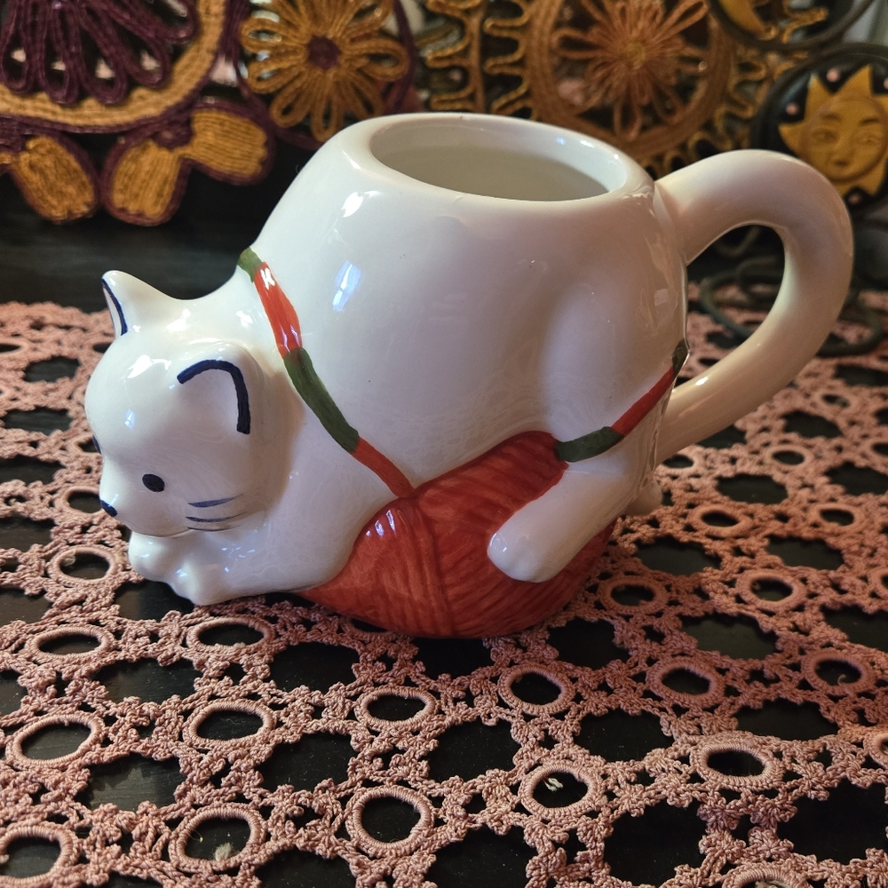 Vintage Cat on Yarn Mug